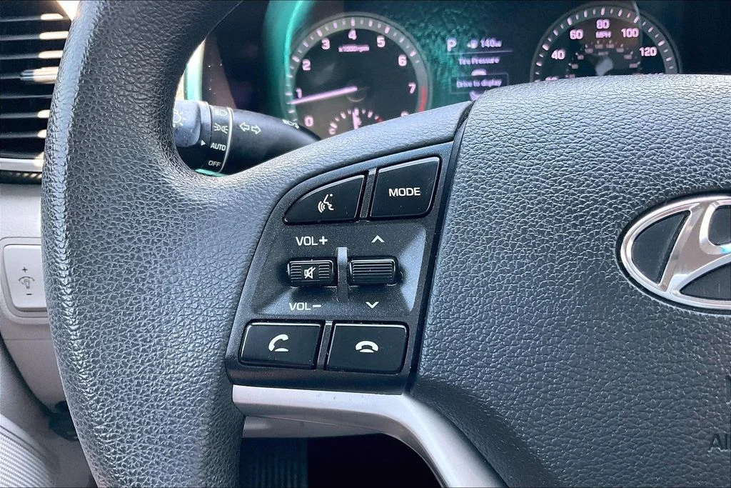 Used 2020 Silver Hyundai Value image 18