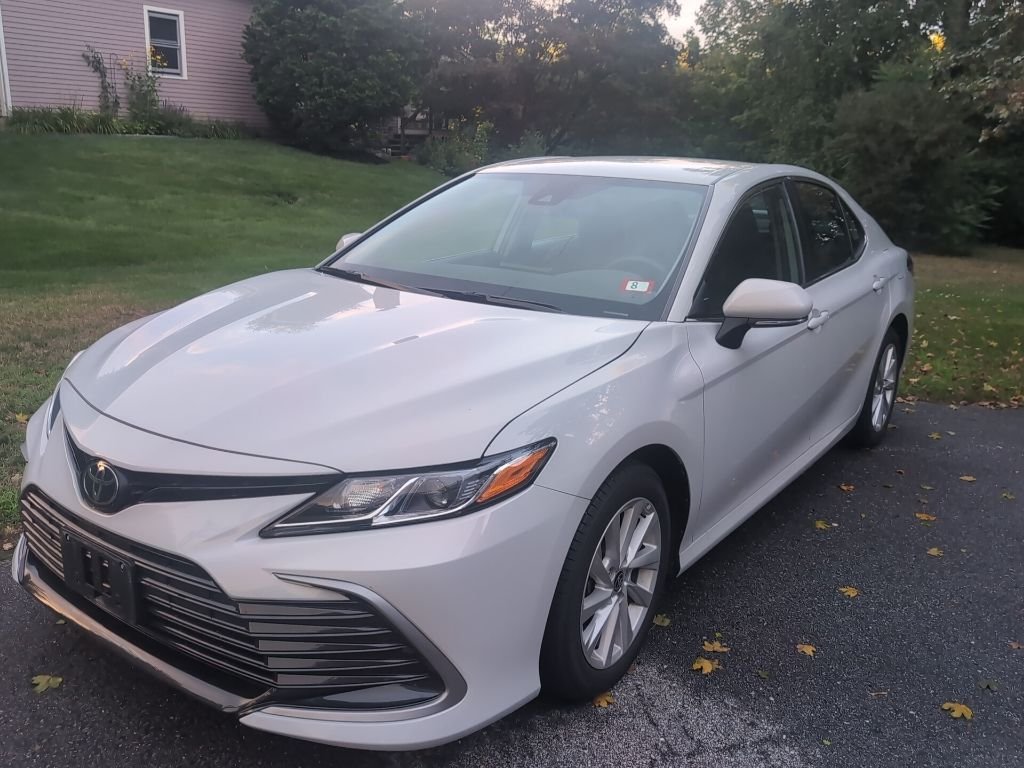Used 2024 White Toyota LE image 3