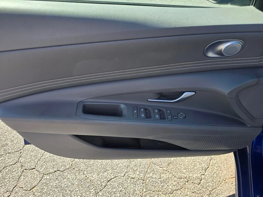 Used 2023 Blue Hyundai SEL image 9