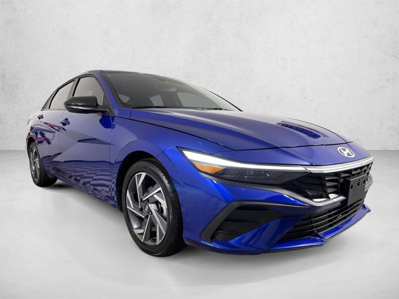 Used 2025 Gray Hyundai SEL Sport image 1
