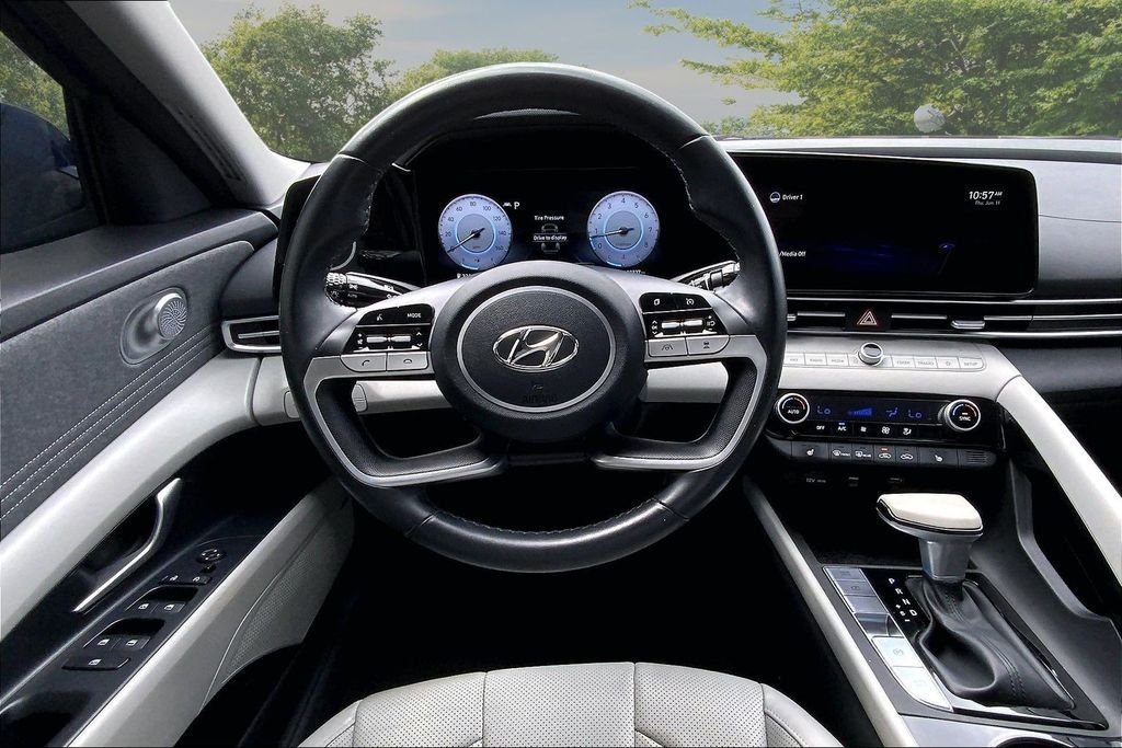 Used 2022 Blue Hyundai Limited image 8