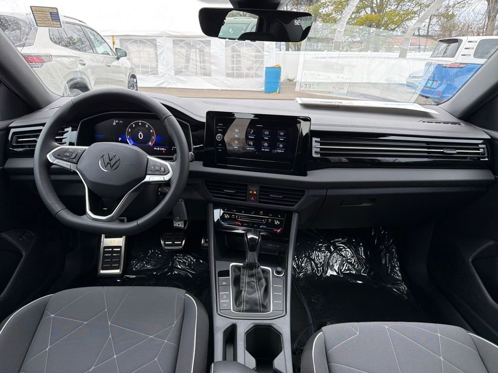 New 2026  Volkswagen 1.5T Sport image 14