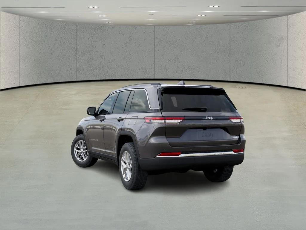 New 2026 Baltic Gray Metallic Clear-Coat Exterior Paint Jeep Laredo image 3