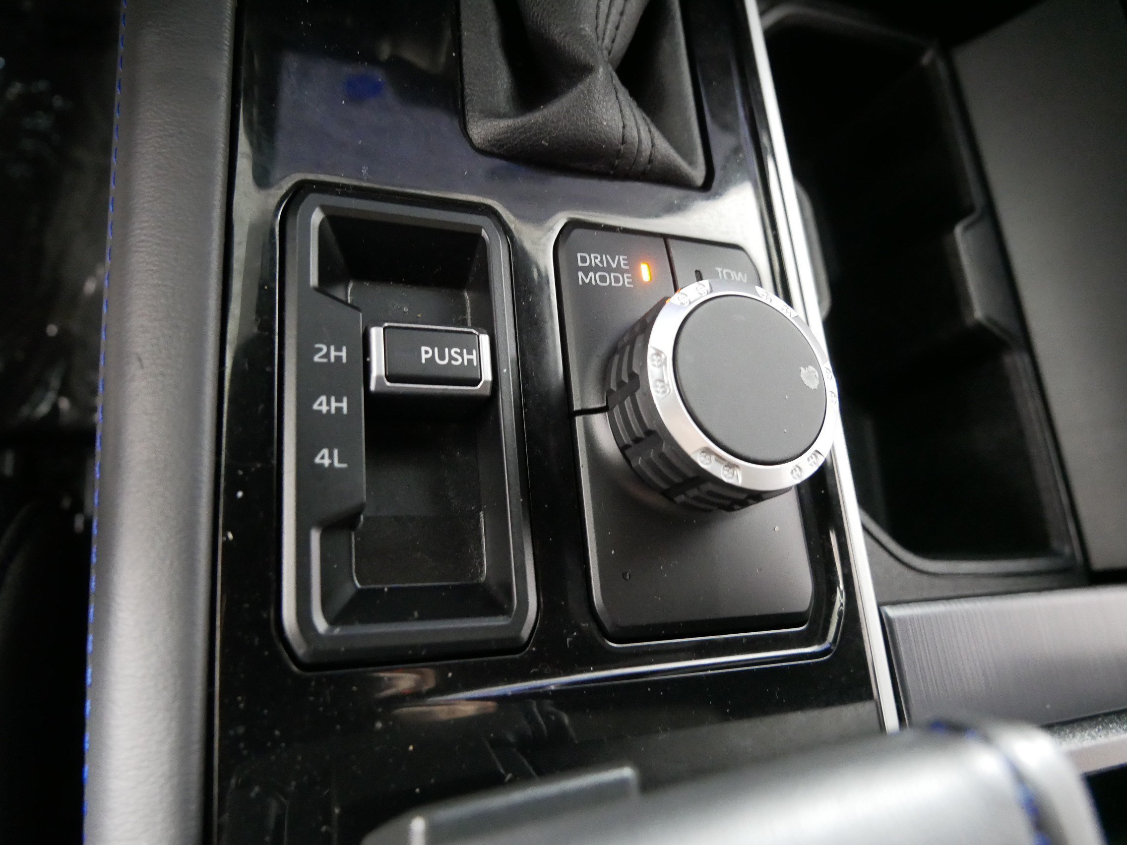 2025 Toyota Tundra Platinum - Photo 30