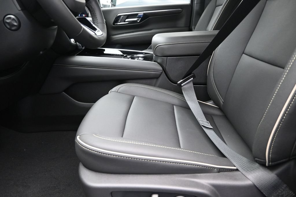 2026 Chevrolet Suburban Premier - Photo 13