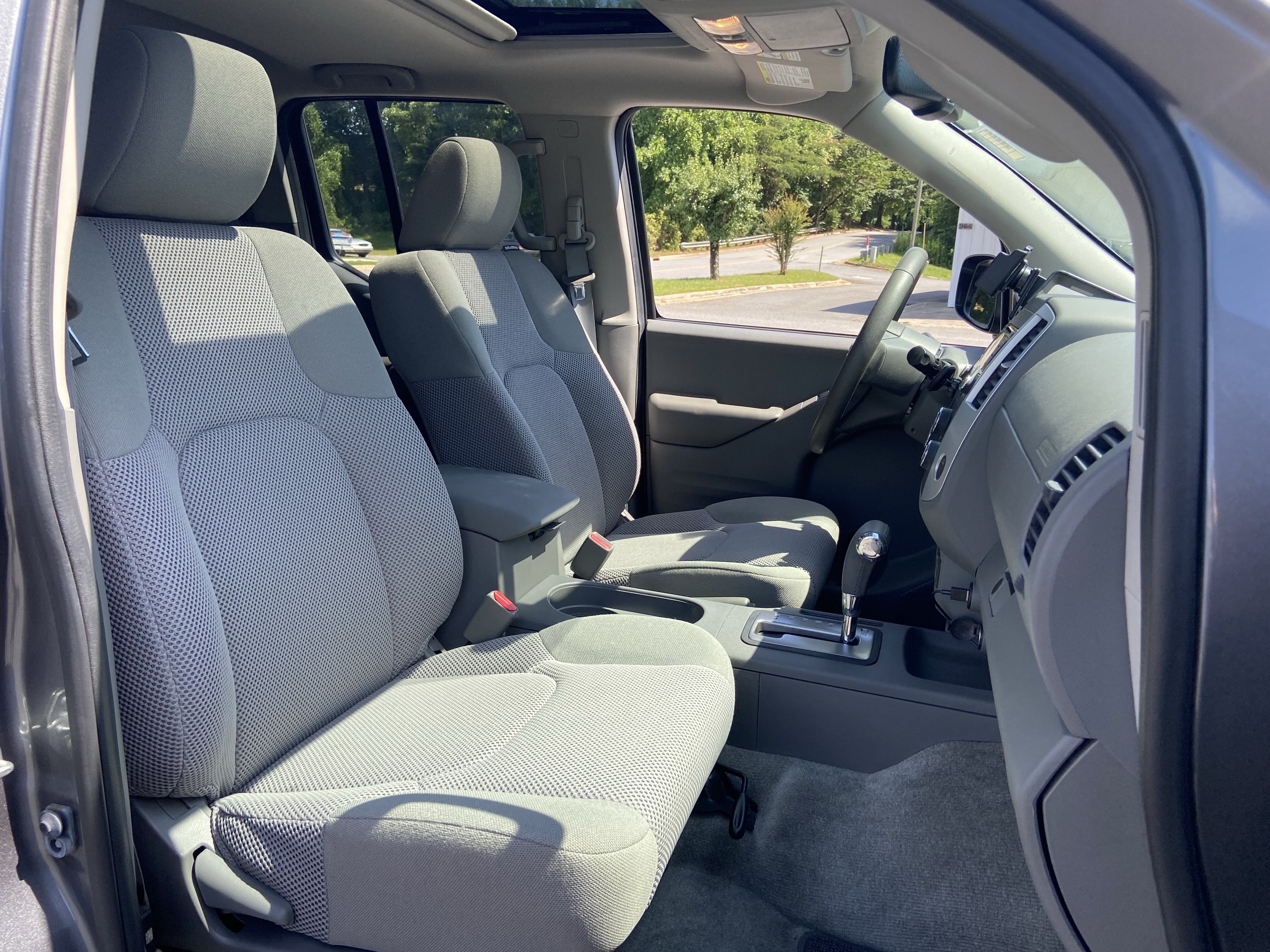 Used 2018 Gun Metallic Nissan SV V6 image 18