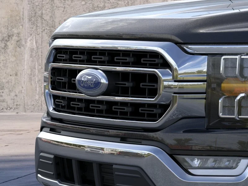 New 2023 Agate Black Metallic Ford XLT image 17