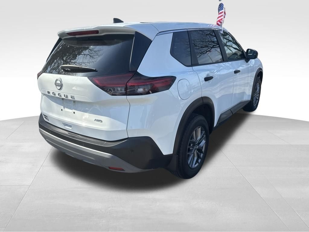 Used 2023 White Nissan S image 22