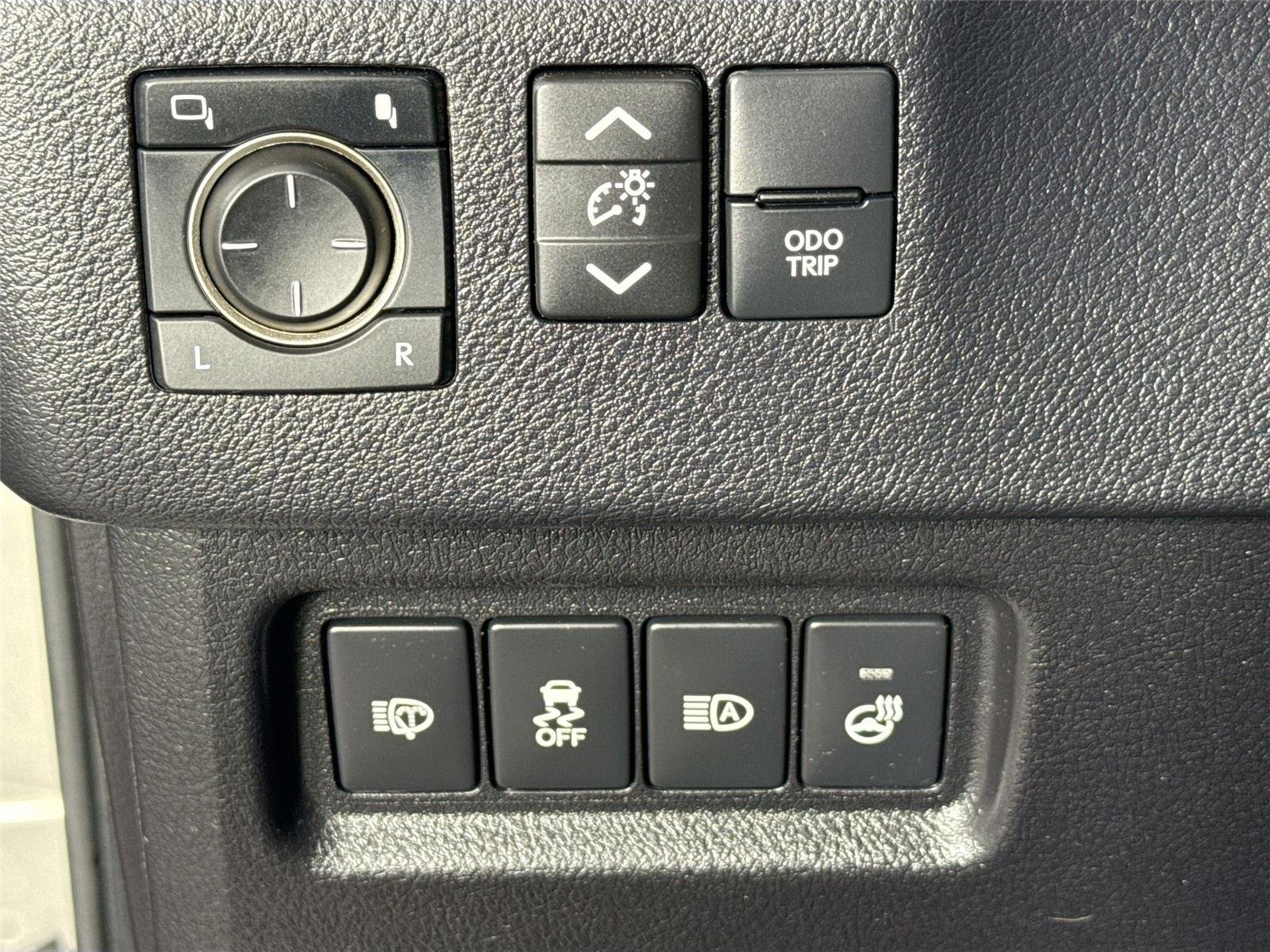 Used 2021 Atomic Silver Lexus GX 460 Premium image 16