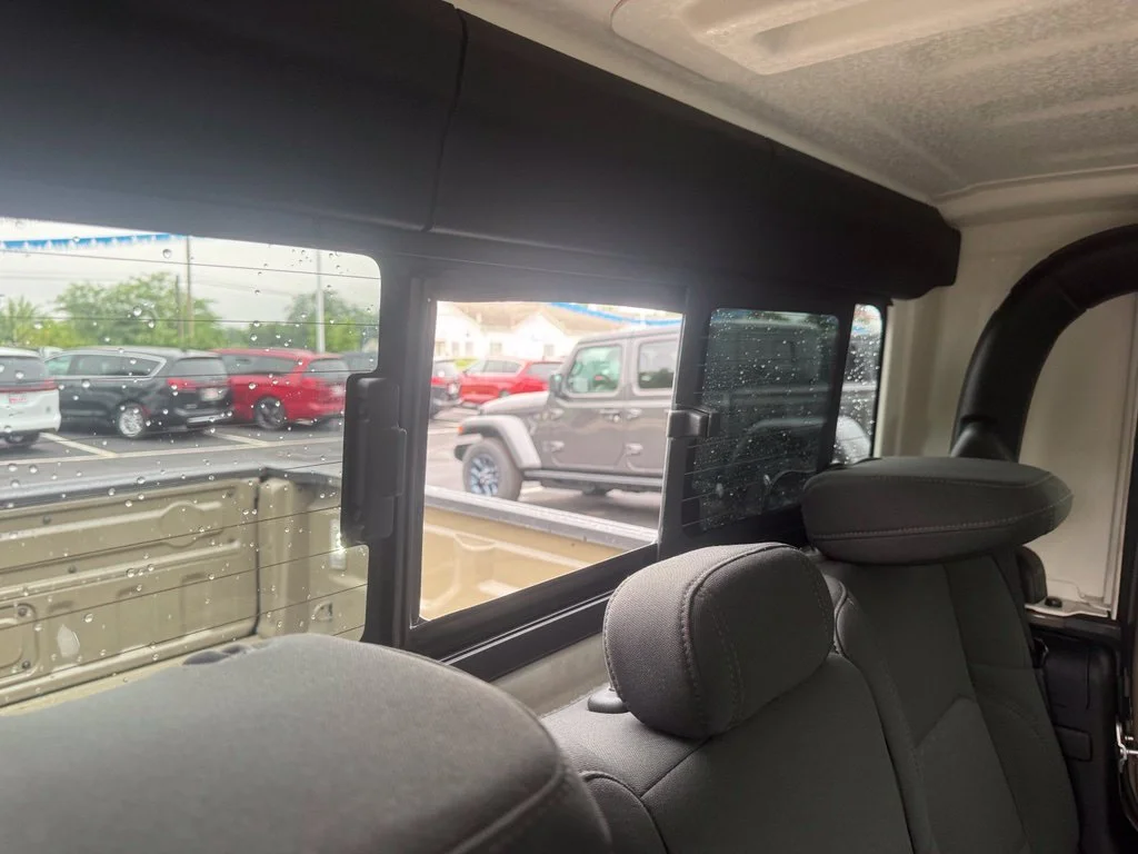 Used 2020 Green Jeep Overland image 60