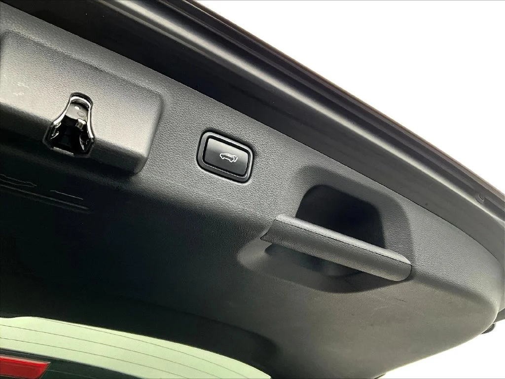 Used 2021 Black Hyundai SEL image 21