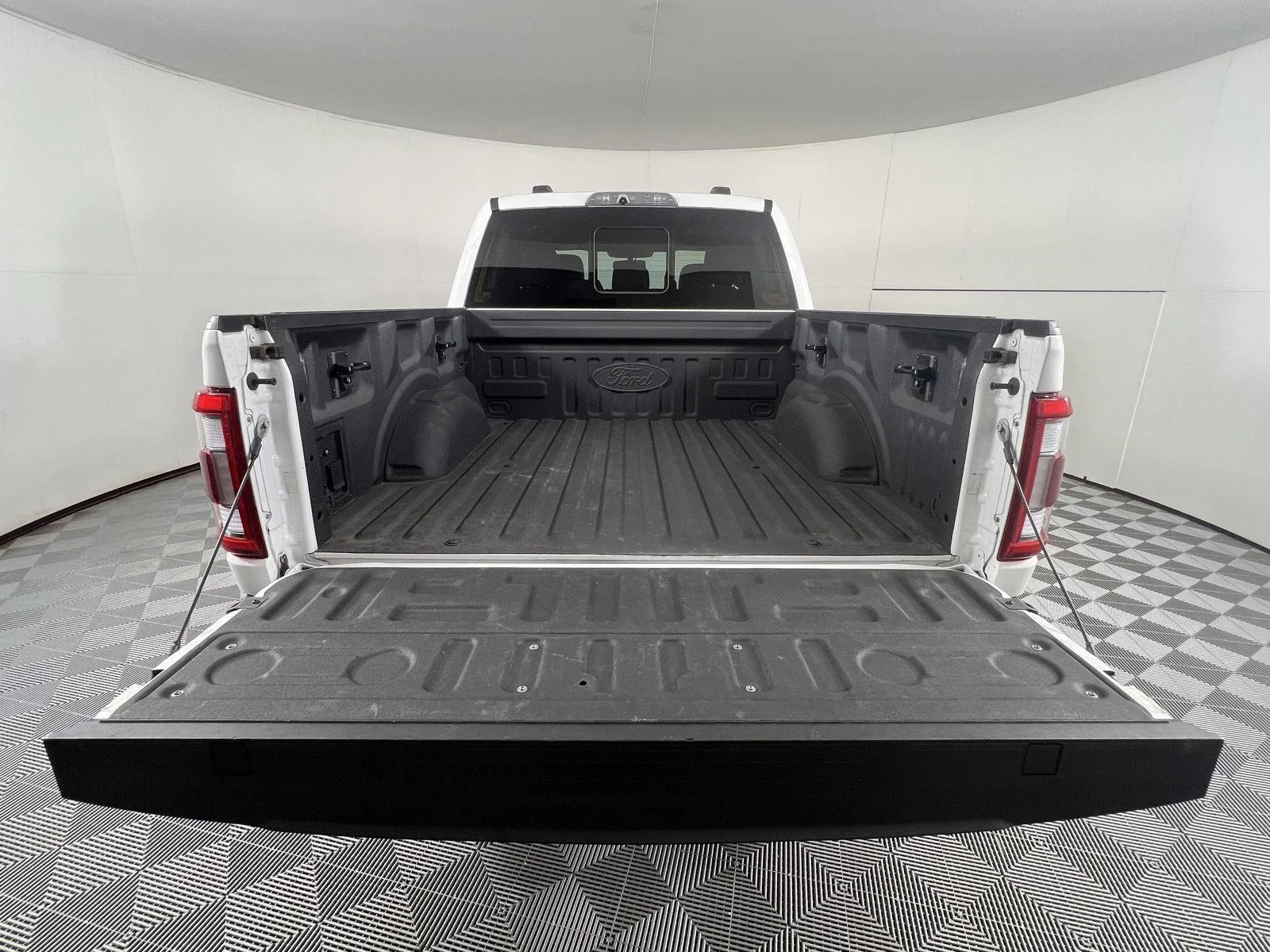 Used 2022 Oxford White Ford Raptor image 23