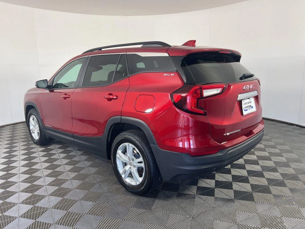 Used 2023 Volcanic Red Tintcoat GMC SLE image 26