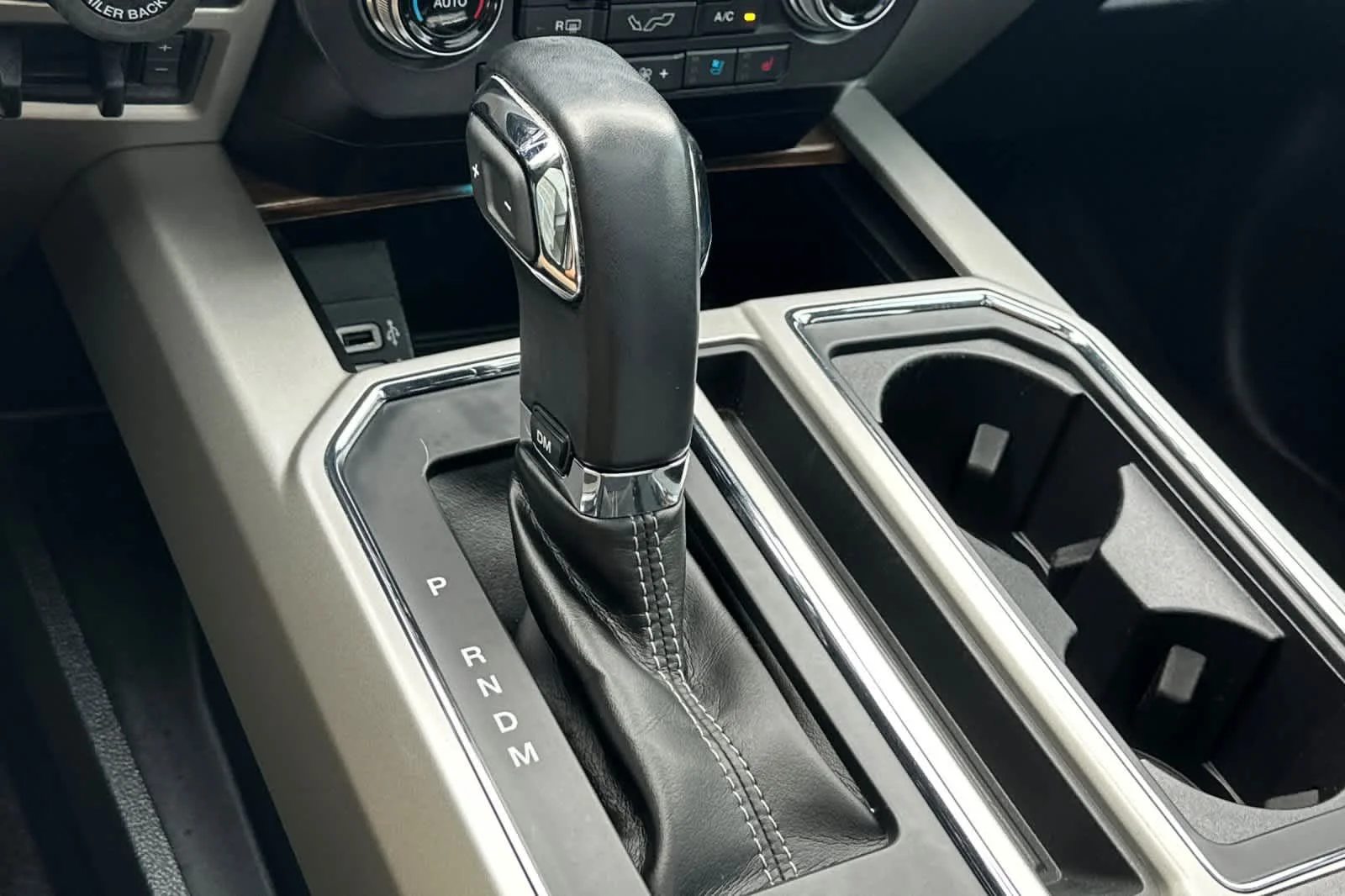 Certified Used 2019 Magnetic Metallic Ford LARIAT image 21