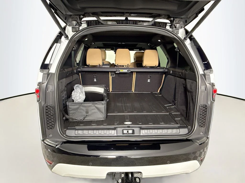 New 2026 Fuji White Land Rover Dynamic SE image 26