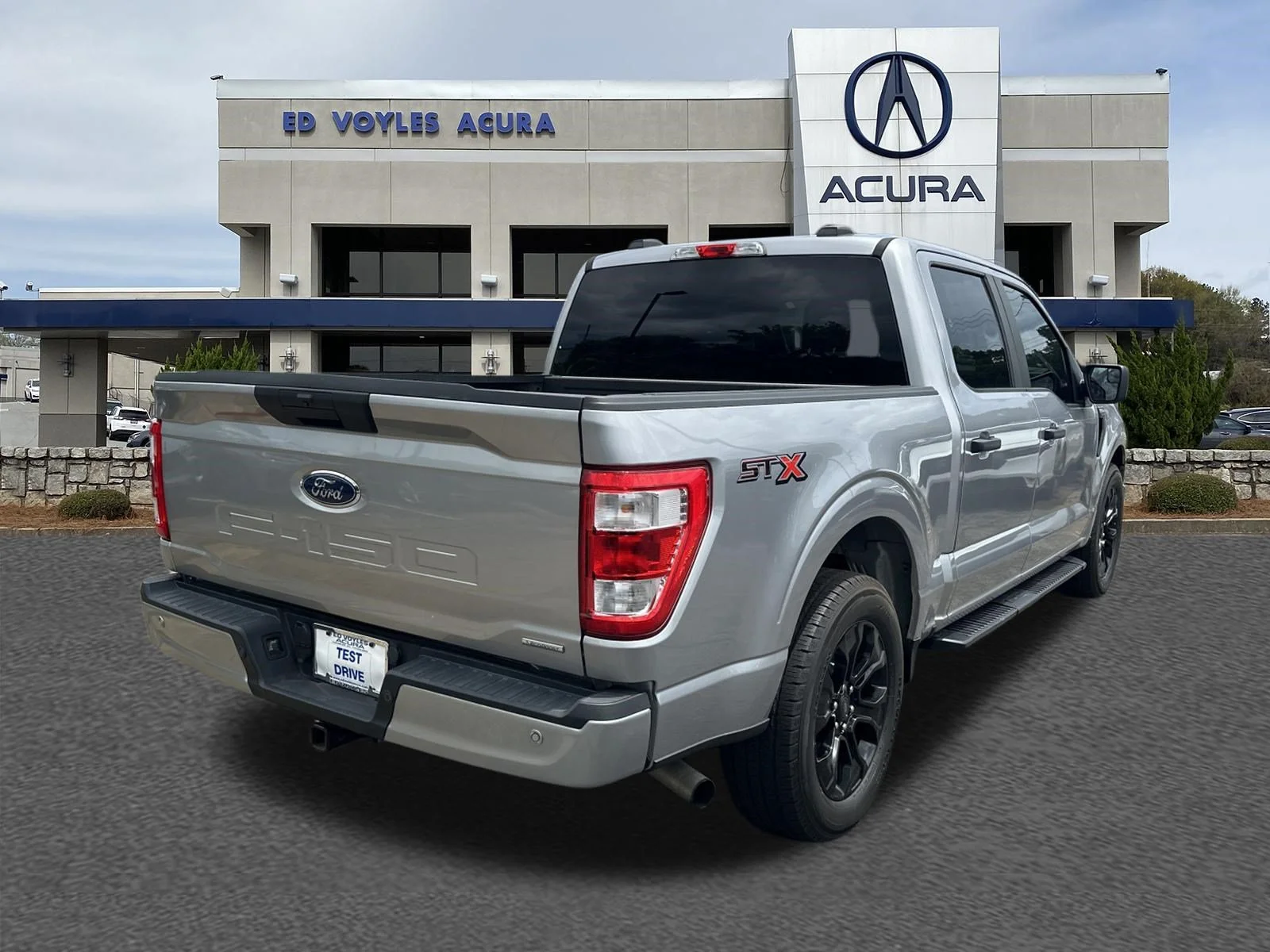 Used 2021 Iconic Silver Metallic Ford XL image 5