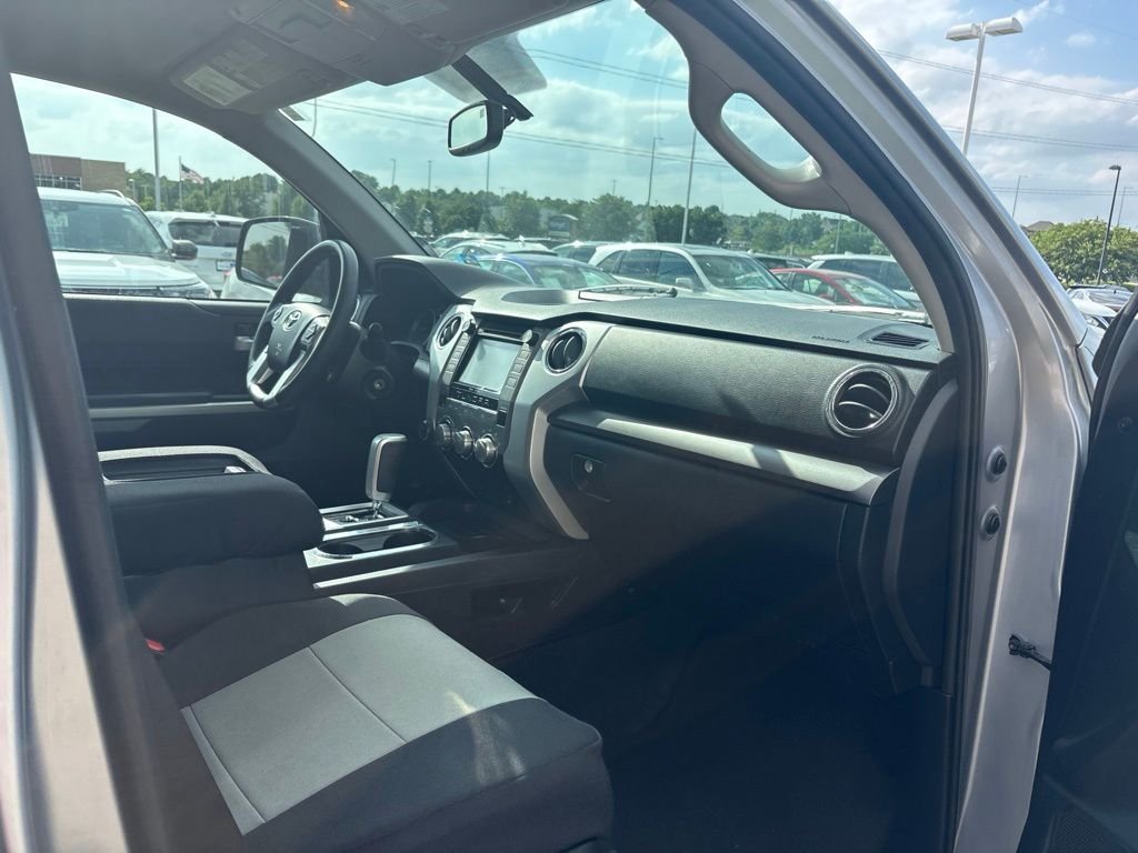 Used 2016 Silver Sky Metallic Toyota SR5 image 24