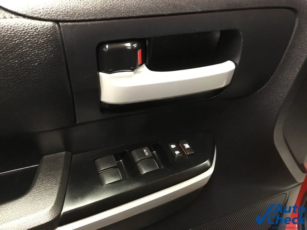 Used 2014 Red Toyota SR5 image 26