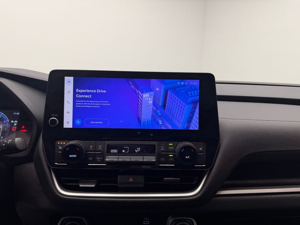 Used 2025  Toyota XLE image 26