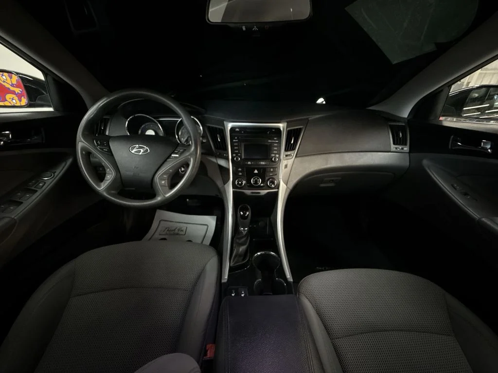 Used 2014 Phantom Black Metallic Hyundai GLS image 19