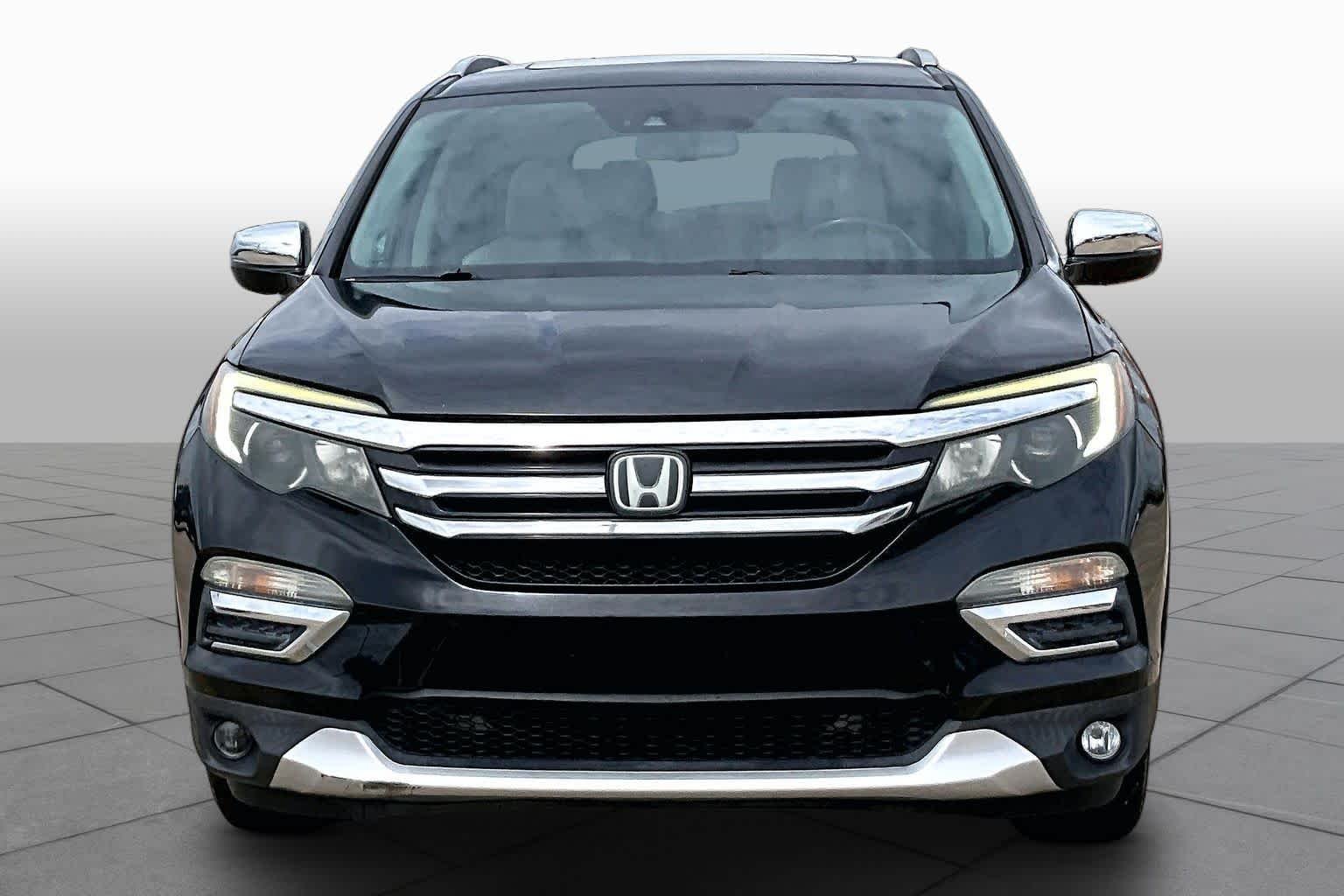 Used 2016 Crystal Black Pearl Honda Elite image 4