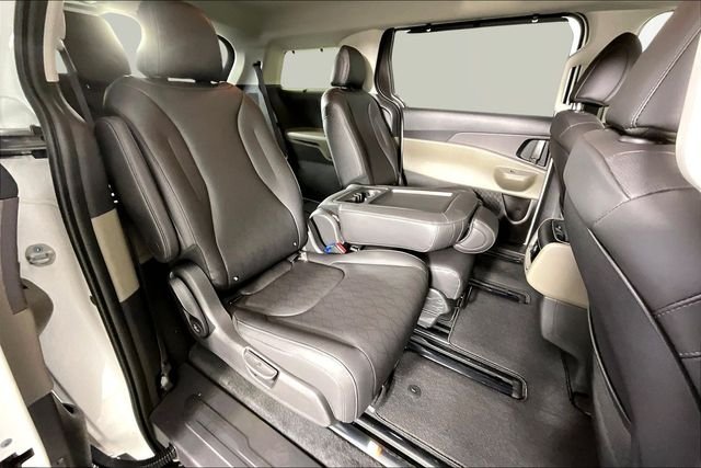 New 2026 Snow White Pearl Kia EX image 10