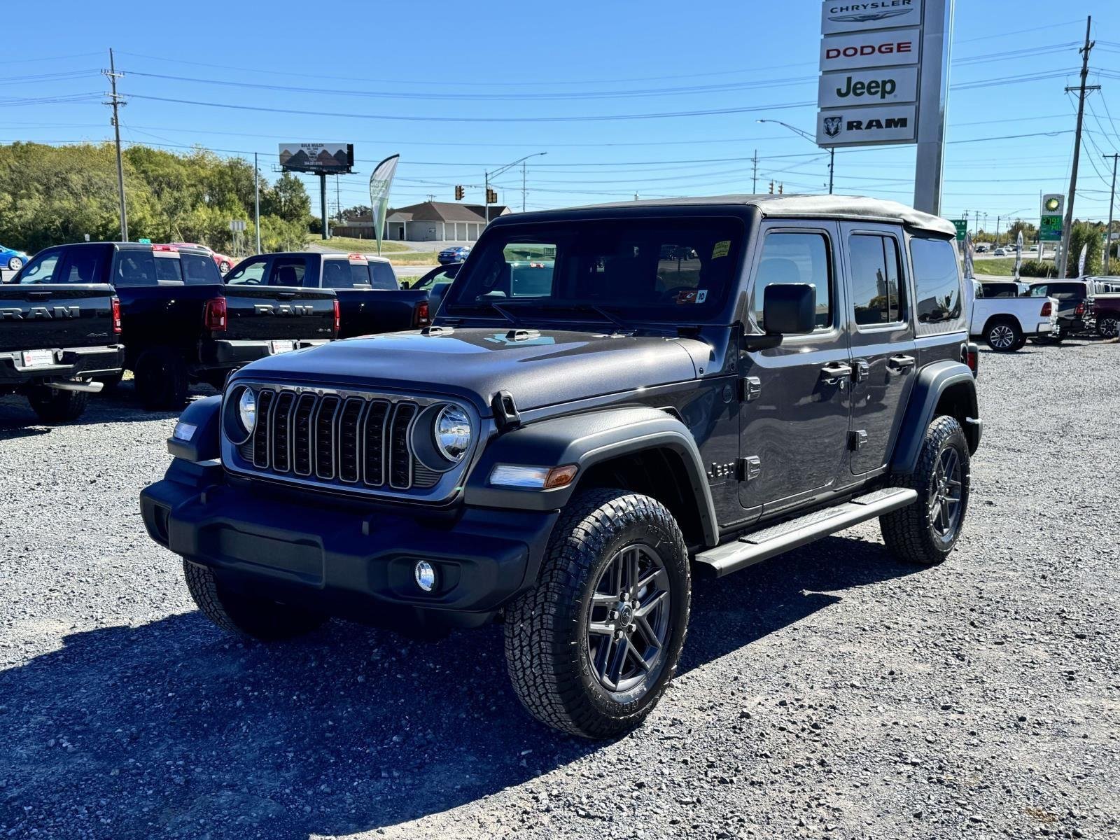 New 2026 Granite Crystal Metallic Clear-Coat Exterior Paint Jeep Sport S image 23