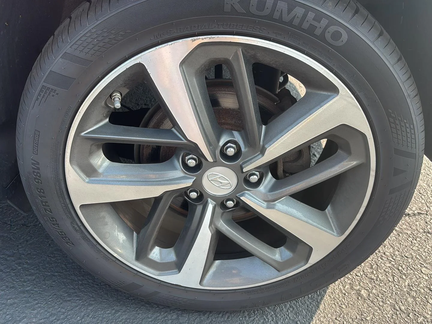Used 2020 Sonic Silver Hyundai Limited image 4