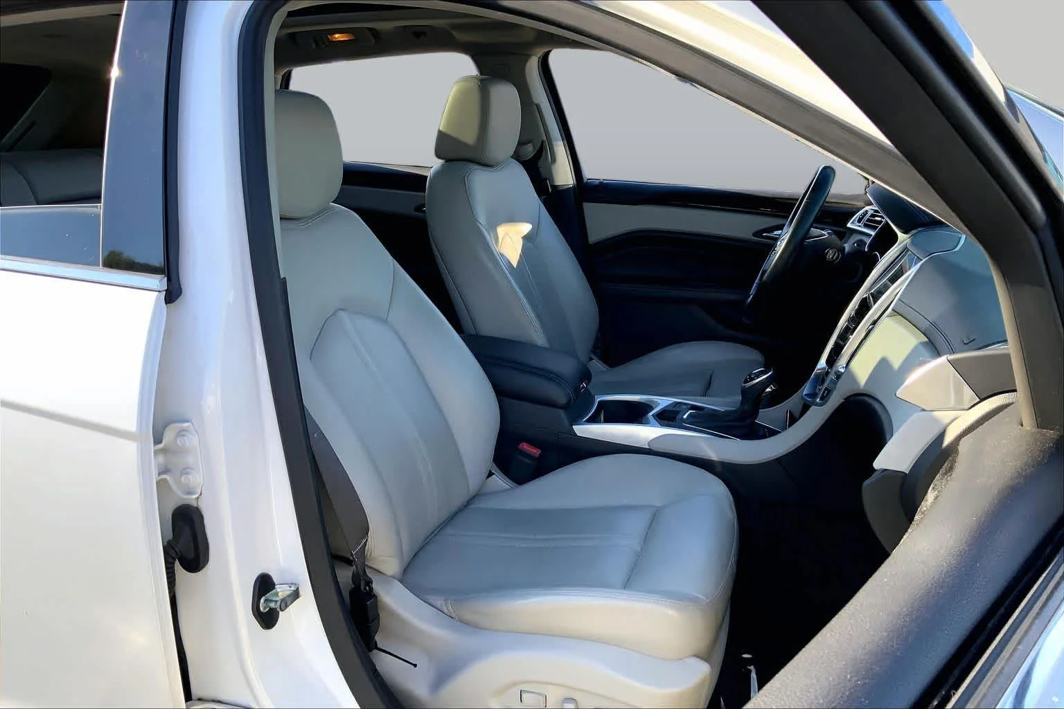 Used 2015 Platinum Ice Tricoat Cadillac Performance Collection image 9