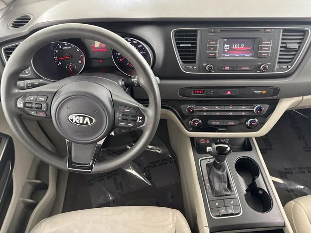 Used 2015 White Kia LX image 24