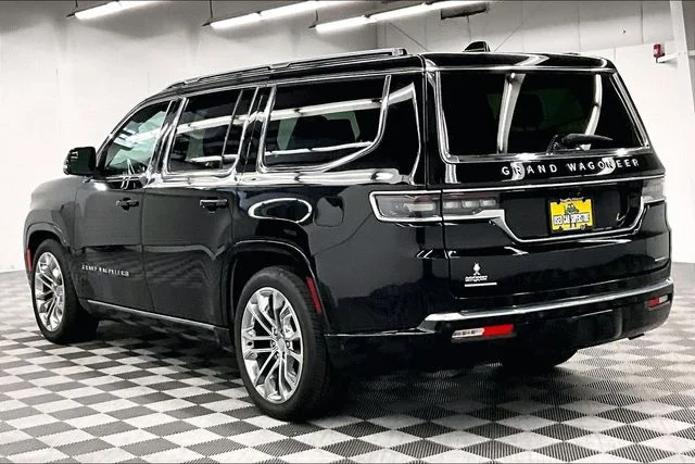 Used 2023 Diamond Black Crystal Pearlcoat Jeep Series II image 2