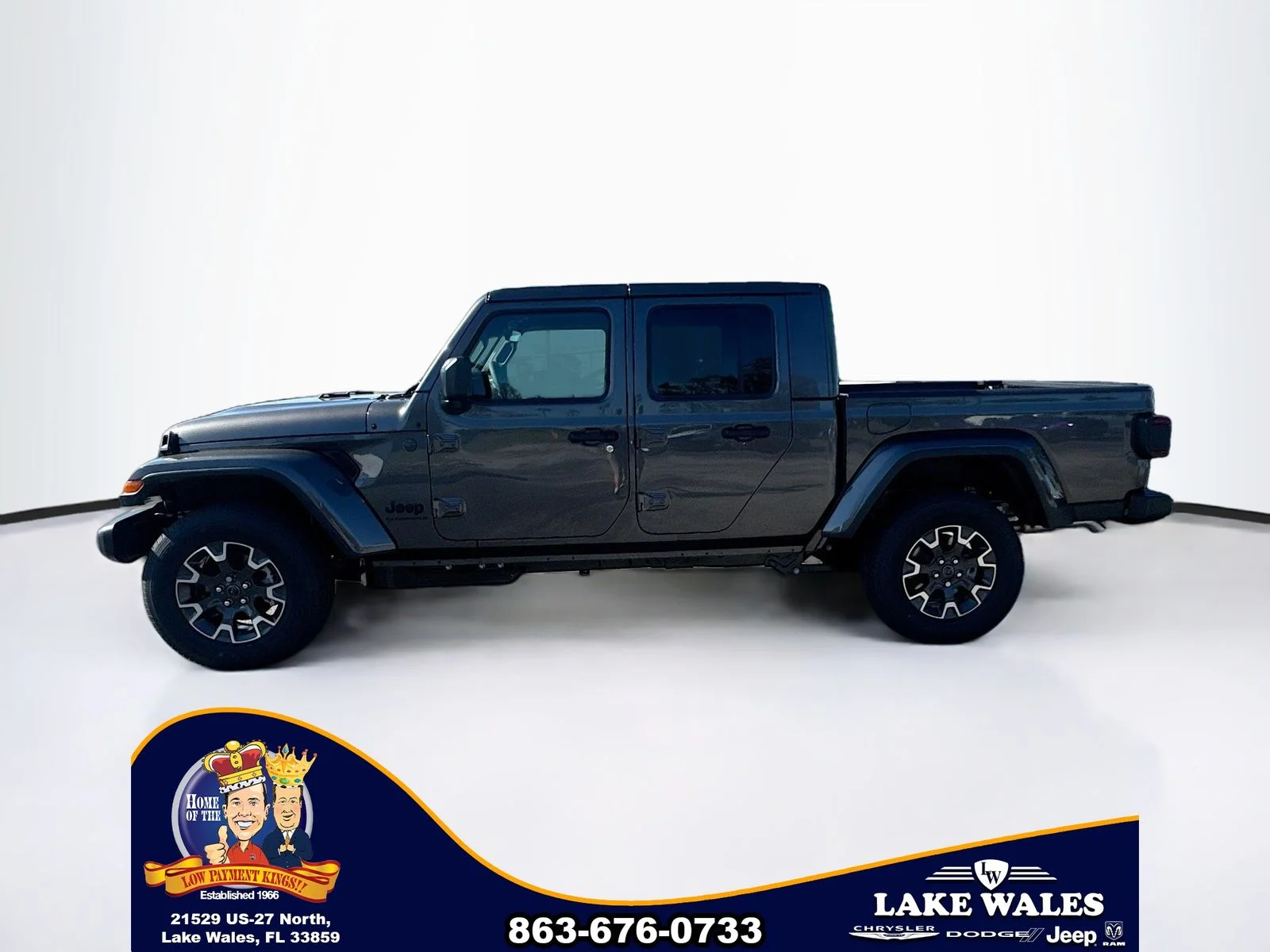 New 2026 Granite Crystal Metallic Clear-Coat Exterior Paint Jeep  image 3