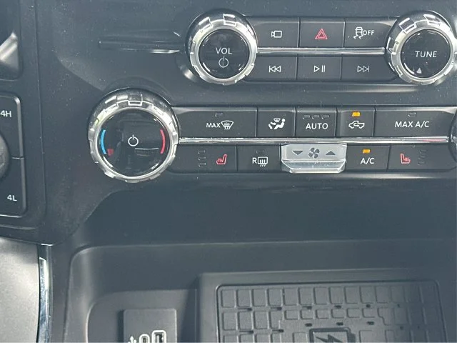 New 2026 Oxford White Ford XLT image 30