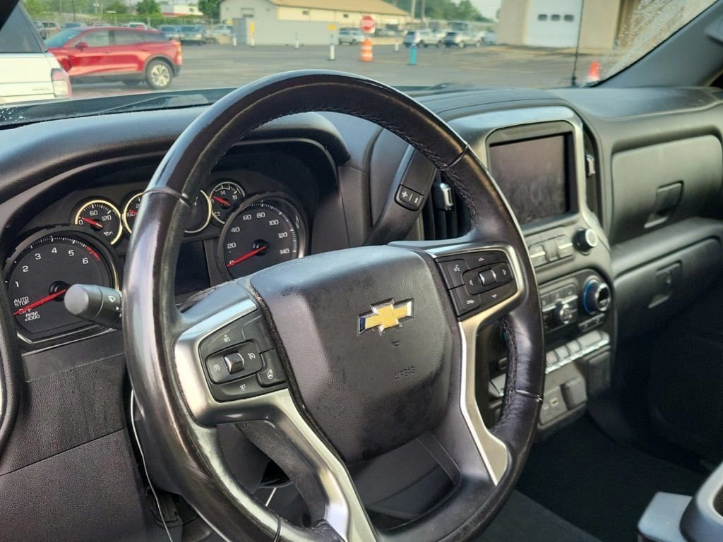 Used 2020 Gray Chevrolet LT image 5