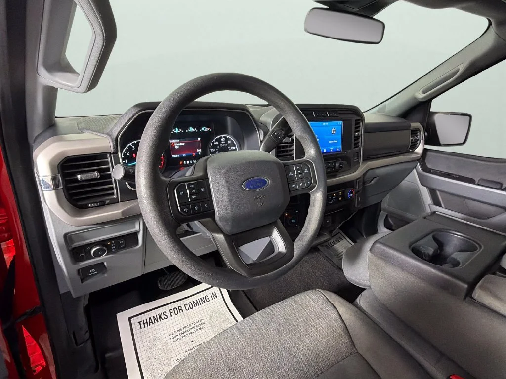 Used 2021  Ford XL image 19