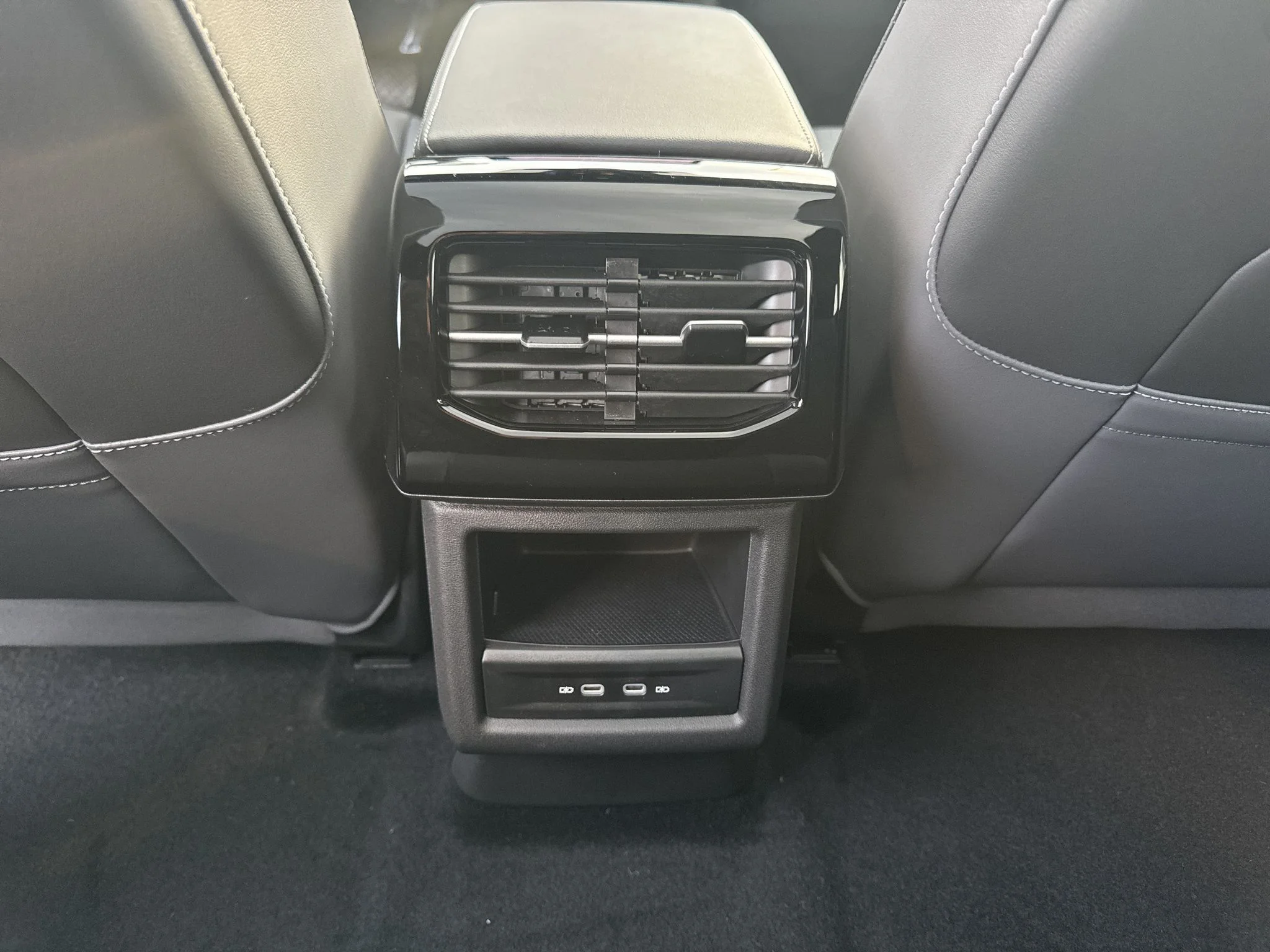 New 2026 Silver Mist Metallic Volkswagen Pro S image 31