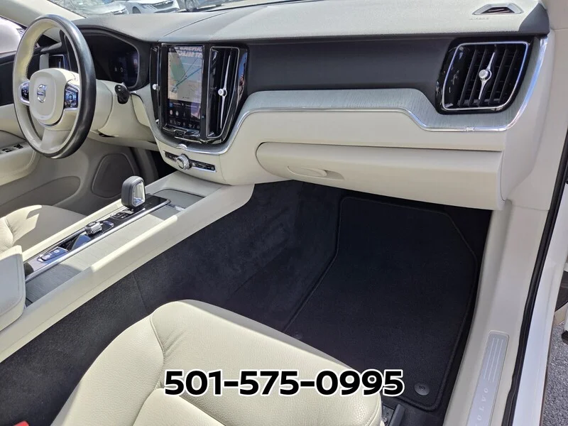Used 2023 Crystal White Metallic VOLVO B5 AWD PLUS BRIGHT THEME image 18