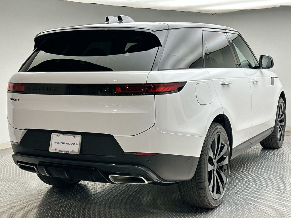 New 2026 Land Rover Range Rover Sport SE 4D Sport Utility in