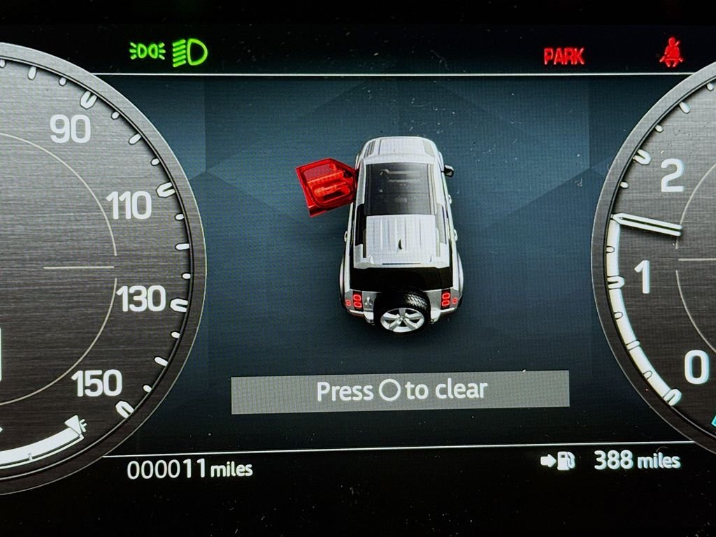 New 2026 Fuji White Land Rover X-Dynamic SE image 13