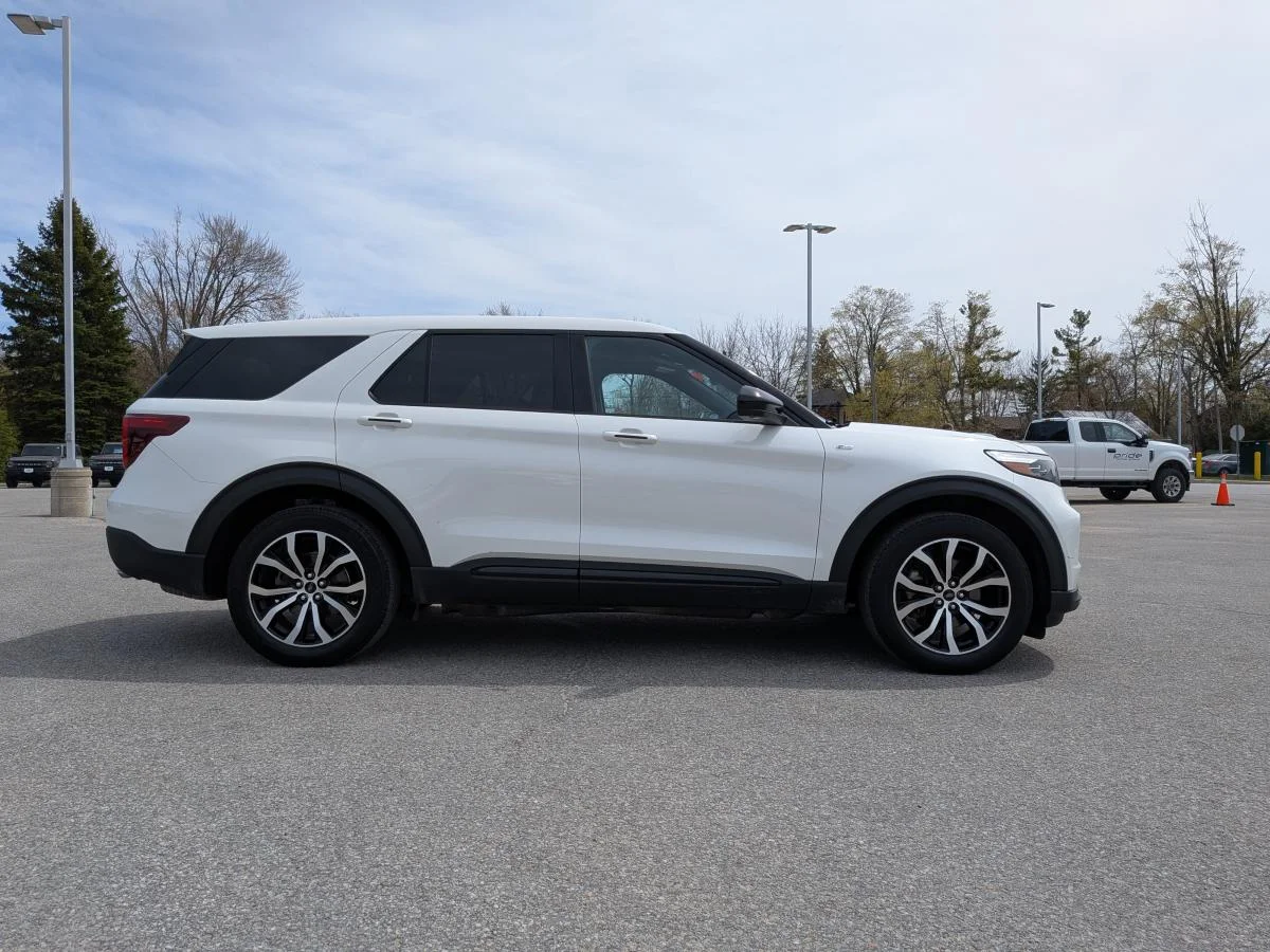 Used 2022 White Ford St-Line image 4