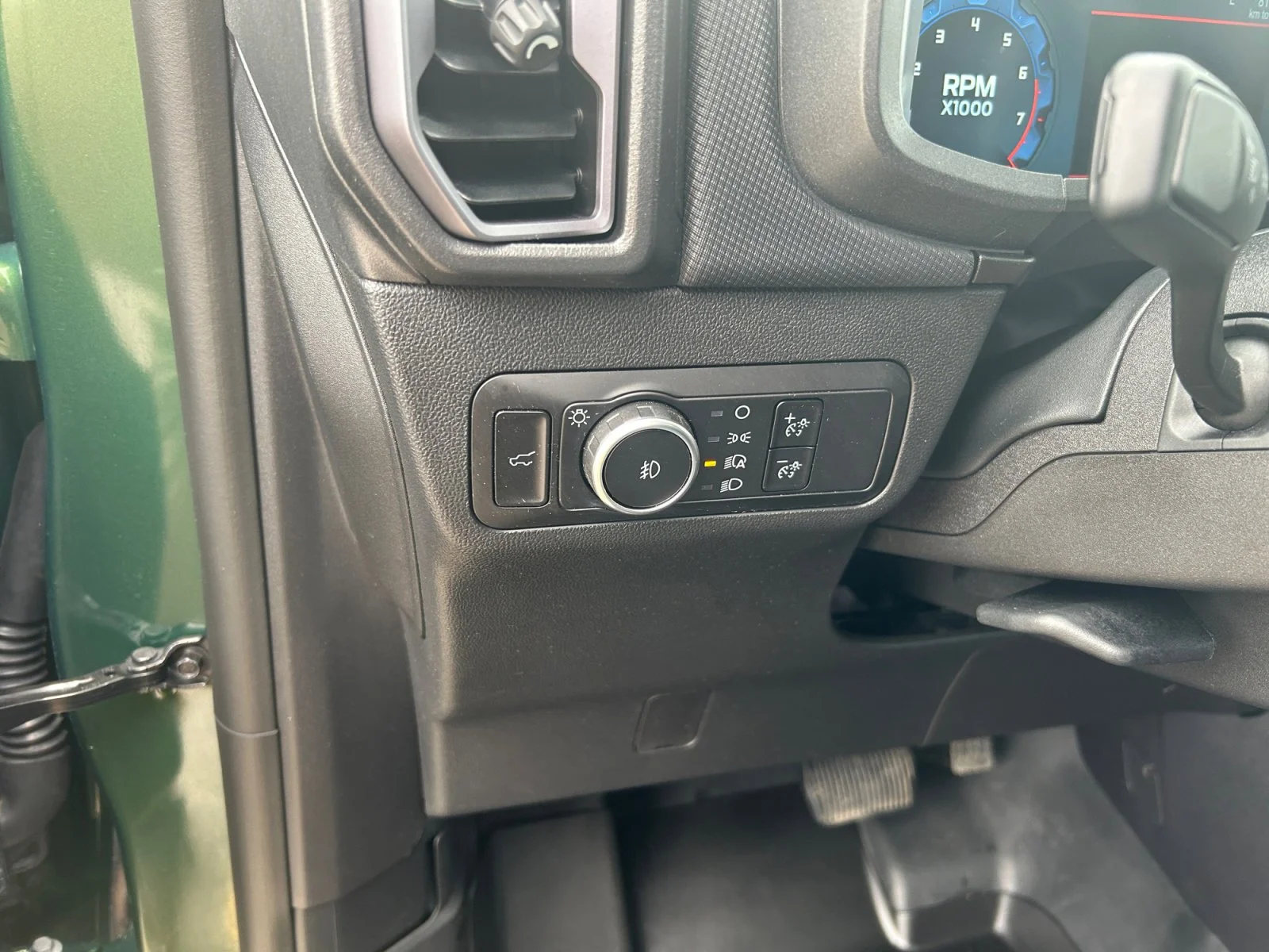 Used 2025 GREEN Ford  image 15
