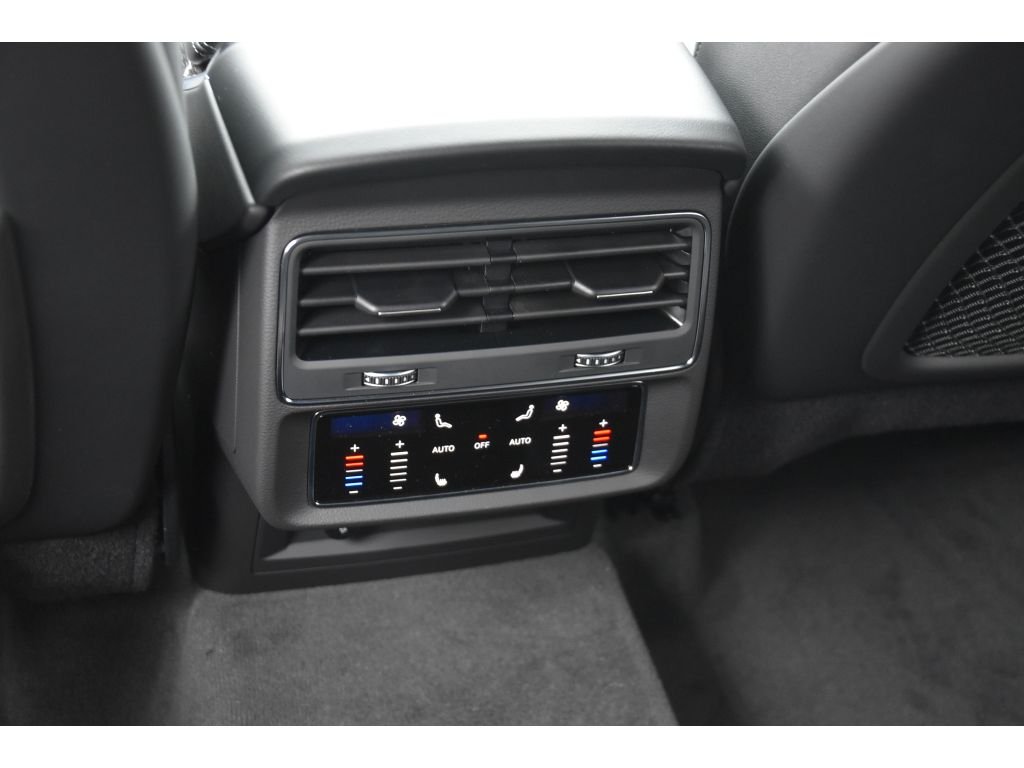 Used 2025 Whi Audi Premium Plus image 17