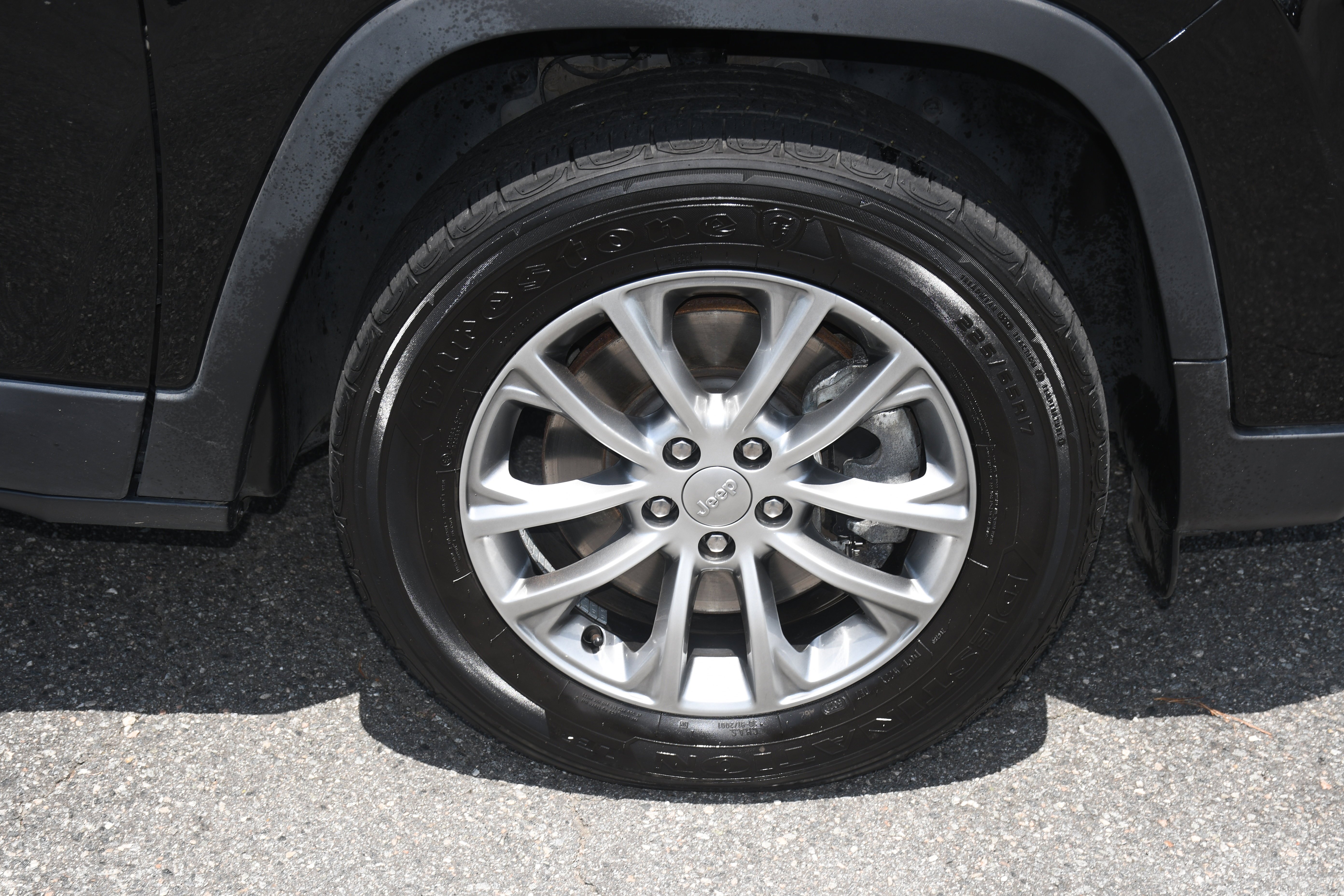 Used 2022 Black Jeep Latitude Lux image 20