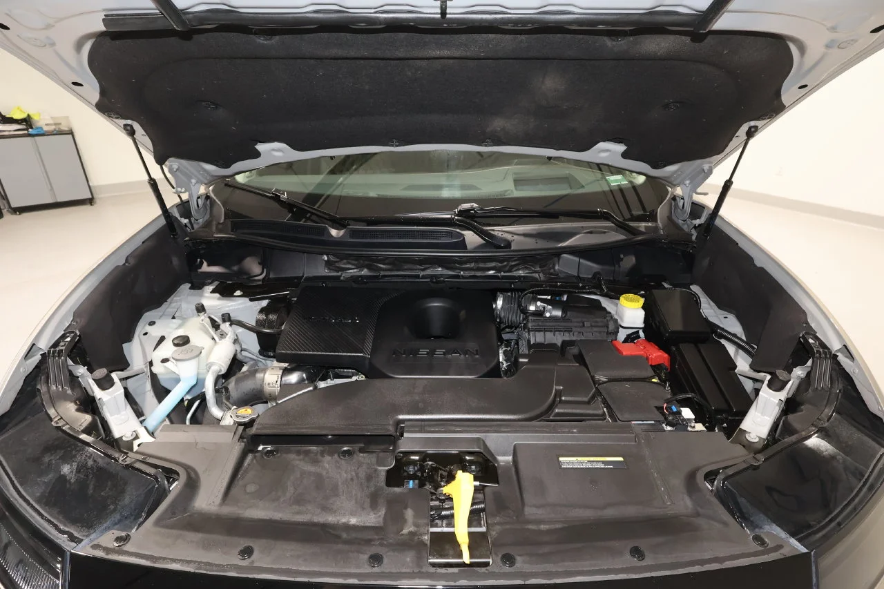 Used 2025 Gold Nissan Platinum image 32
