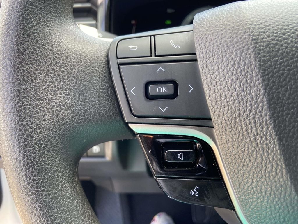 Used 2025 White Toyota LE image 33