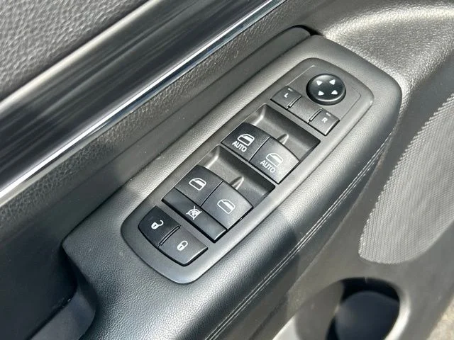Used 2021 Blue Jeep Limited image 21
