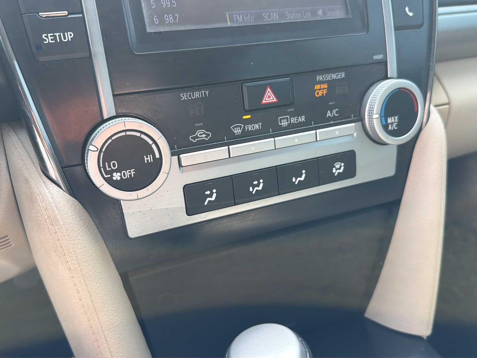 Used 2014 Creme Brulee Toyota L image 25