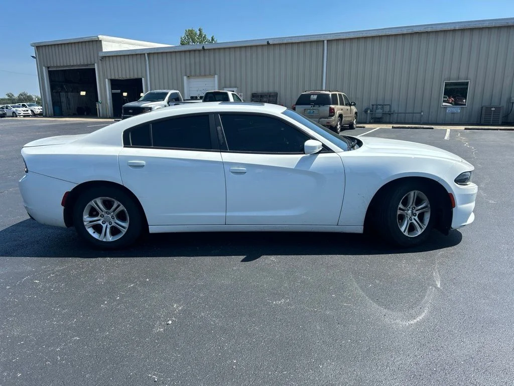 Used 2019 White Knuckle Clearcoat Dodge SXT image 7
