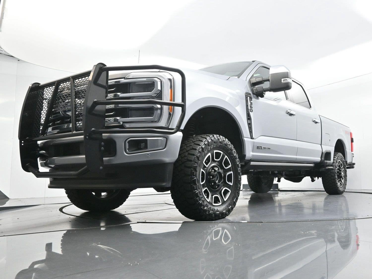 Used 2023 Iconic Silver Metallic Ford XL image 51