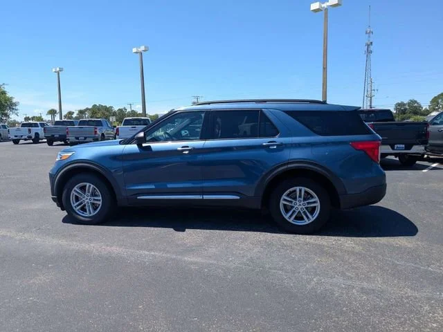 Used 2020 Blue Metallic Ford XLT image 6